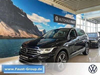 Schwarz perleffekt Gebraucht 2020 VW Tiguan Elegance SUV | 24.550 € (Guter Preis)