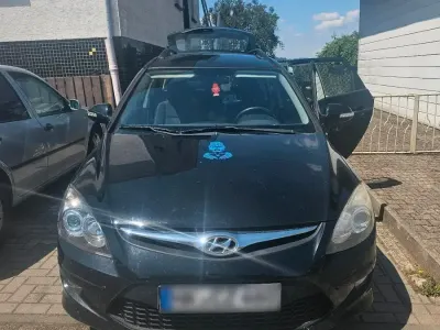 Gebraucht Hyundai i30 150 PS (110 kW) 2012 Schwarz Kombi