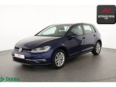 Gebraucht VW Golf VII 125 PS (91 kW) 2017 Blau (metallic) Limousine