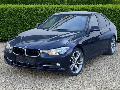 Używany BMW 325 Sport Line 218 KM (160 kW) 2015 Niebieski Sedan/Limuzyna