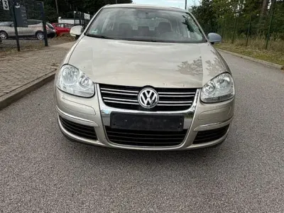 Gebraucht VW Jetta Comfortline 140 PS (102 kW) 2008 Beige Limousine