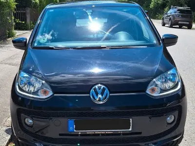 Usado VW up! Cup 75 CV (55 kW) 2014 Negro Utilitario