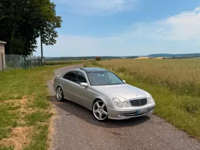 Gebraucht Mercedes E500 306 PS (225 kW) 2003 Silber Limousine