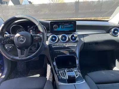 Gebraucht Mercedes C180 122 PS (89 kW) 2018 Blau Kombi
