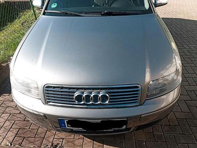 Silber Gebraucht 2001 Audi A4 Kombi | 1.100 €