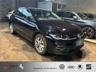 Gebraucht VW Polo Style 95 PS (69 kW) 2025 Schwarz Kleinwagen