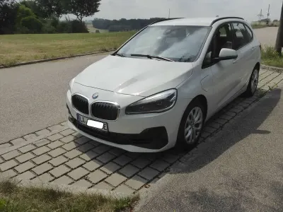 Gebraucht BMW 225 Active Tourer Advantage 224 PS (164 kW) 2019 Weiß Van / Kleinbus