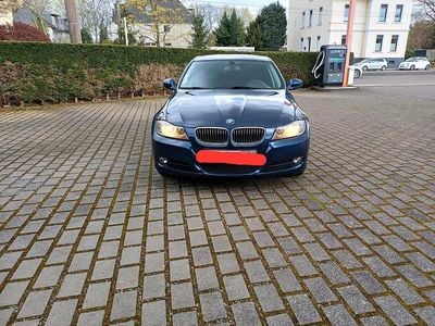 Gebraucht BMW 325 218 PS (160 kW) 2010 Blau Limousine