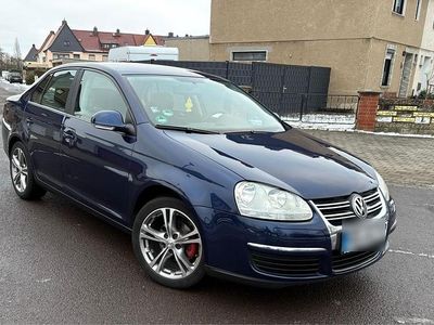 Gebraucht VW Jetta 102 PS (75 kW) 2006 Blau Limousine