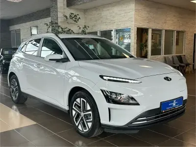 Gebraucht Hyundai Kona Edition 30+ 100 kW (136 PS) 2022 Weiß SUV