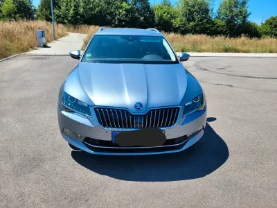 Gebraucht Skoda Superb Style 150 PS (110 kW) 2016 Grau Kombi