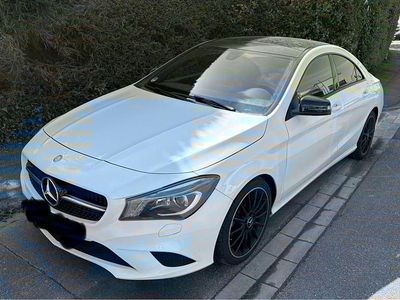 Gebraucht Mercedes CLA220 Urban 170 PS (125 kW) 2014 Weiß Limousine
