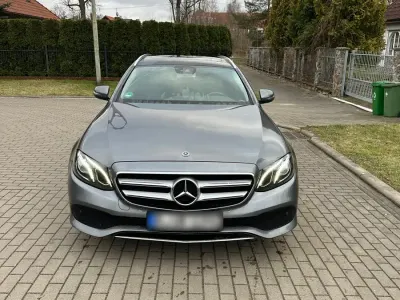 Gebraucht Mercedes E220 194 PS (142 kW) 2017 Grau Kombi