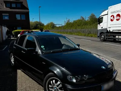 Second-hand BMW 320 180 CP (132 kW) 2004 Negru Berlinǎ