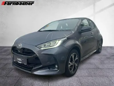 Neu Toyota Yaris Hybrid Comfort 116 PS (85 kW) 2025 Marlingrau Limousine