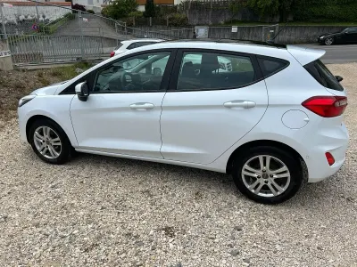 Gebraucht Ford Fiesta Cool & Connect 101 PS (74 kW) 2018 Weiß Kleinwagen