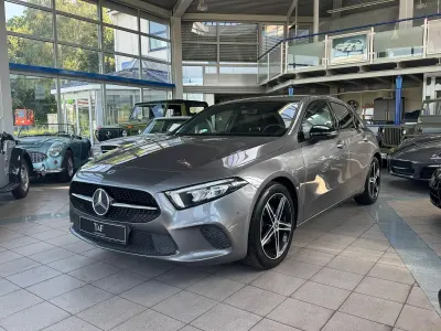 Gebraucht Mercedes A200 163 PS (119 kW) 2018 Grau Kleinwagen