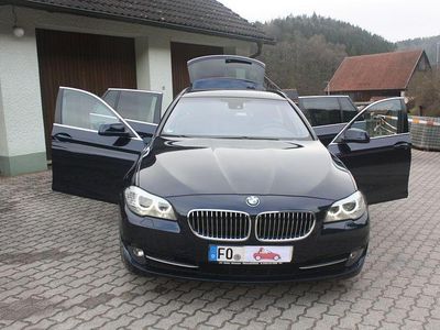 Gebraucht BMW 520 Sport Line 184 PS (135 kW) 2011 Blau Kombi