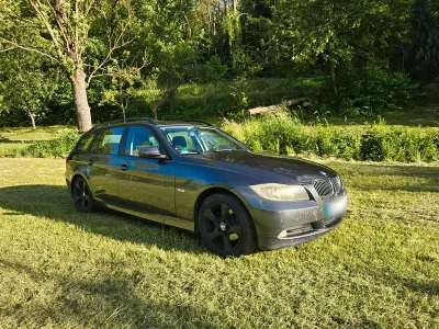 Gebraucht BMW 320 163 PS (119 kW) 2005 Grau Kombi