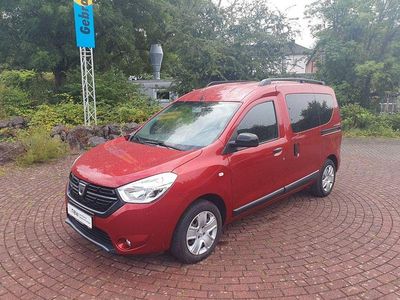 Usata Dacia Dokker Comfort 102 CV (75 kW) 2020 Rosso Monovolume
