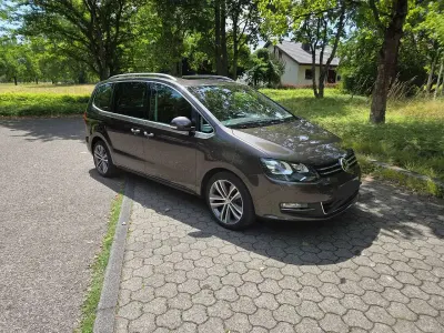 Gebraucht VW Sharan Highline 150 PS (110 kW) 2018 Braun Van / Kleinbus