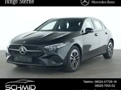 Gebraucht Mercedes A180 Progressive 136 PS (100 kW) 2025 Metalliclack kosmosschwarz Limousine