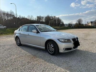 Gebraucht BMW 320 170 PS (125 kW) 2011 Silber Limousine