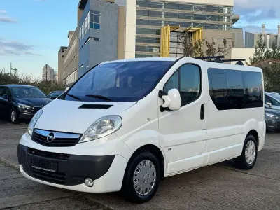 Używany Opel Vivaro Cosmo 114 KM (83 kW) 2013 Biały Minivan