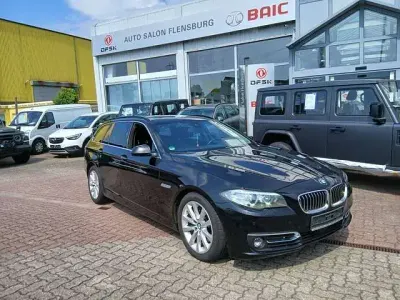 Gebraucht BMW 525 Sport Line 218 PS (160 kW) 2014 Black sapphire metallic Kombi