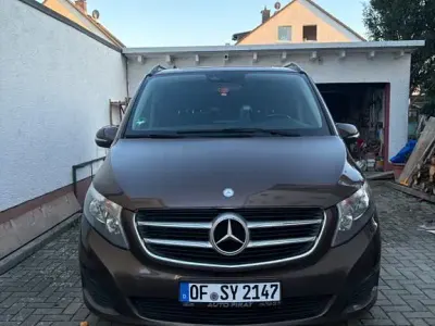 Gebraucht Mercedes V220 Avantgarde Edition 163 PS (119 kW) 2015 Braun Van / Kleinbus