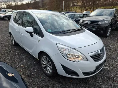 Gebraucht Opel Meriva 110 PS (80 kW) 2012 Weiß Van / Kleinbus