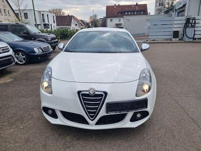 Gebraucht Alfa Romeo Giulietta Super 120 PS (88 kW) 2012 Weiß Kleinwagen