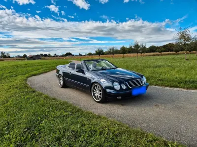 Gebraucht Mercedes CLK230 193 PS (141 kW) 2000 Blau Cabrio