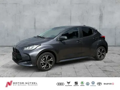 Nowe Toyota Yaris 92 KM (67 kW) 2026 Szary Hatchback