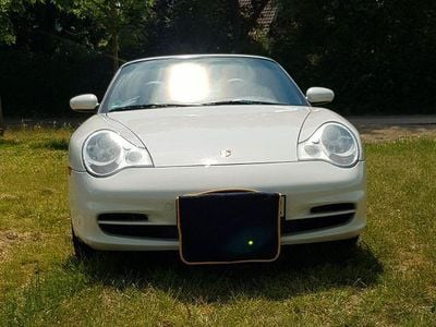 Second-hand Porsche 911 Carrera 4 Cabriolet 320 CP (235 kW) 2002 Alb Cabrio