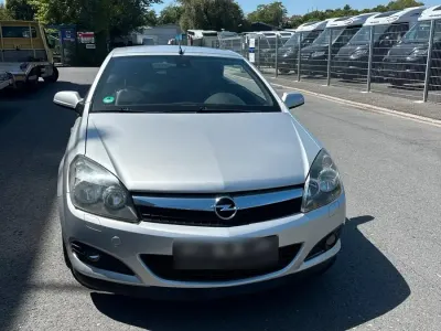 Gebraucht Opel Astra 140 PS (102 kW) 2007 Silber Cabrio