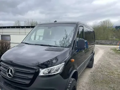 Gebraucht Mercedes Sprinter 190 PS (139 kW) 2024 Schwarz Van