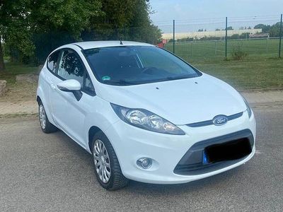 Second-hand Ford Fiesta Trend 82 CP (60 kW) 2011 Alb Hatchback