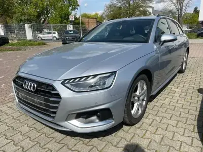 Gebraucht Audi A4 S-Line 204 PS (150 kW) 2023 Florettsilber metallic Kombi