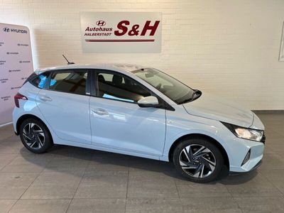 gebraucht Hyundai i20 1,0 48V Select DCT Klima PDCh Sitz-/Lenkheiz