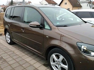 Braun Gebraucht 2014 VW Touran Cup Van / Kleinbus | 12.300 € (Teuer)