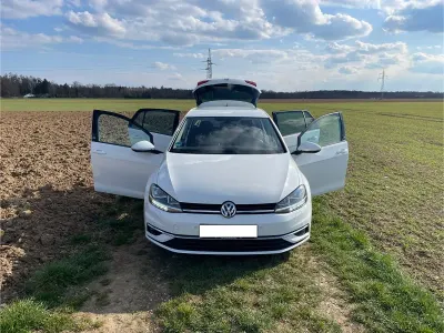 Używany VW Golf VII Sound 86 KM (63 kW) 2018 Biały Sedan/Limuzyna