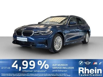 Gebraucht BMW 330e Sport Line 292 PS (214 kW) 2022 Phytonicblau metallic Kombi