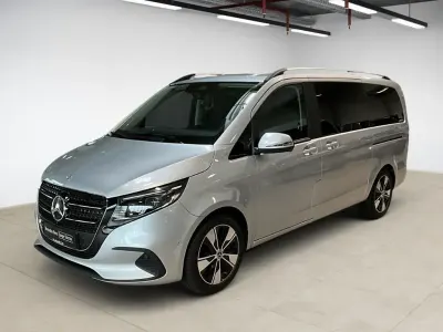 Gebraucht Mercedes V220 Style 163 PS (119 kW) 2025 Hightechsilber Van / Kleinbus