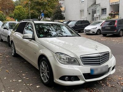 Gebraucht Mercedes C180 117 PS (86 kW) 2012 Weiß Kombi