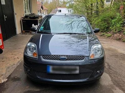 Gebraucht Ford Fiesta 68 PS (50 kW) 2006 Grau Kleinwagen