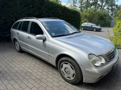 Gebraucht Mercedes C200 Classic 116 PS (85 kW) 2002 Silber Limousine