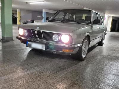 Gebraucht BMW 525 129 PS (94 kW) 1984 Grün Limousine