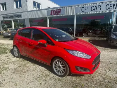 Gebraucht Ford Fiesta Celebration 101 PS (74 kW) 2017 Rot Kleinwagen