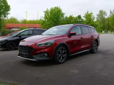 Gebraucht Ford Focus Active 150 PS (110 kW) 2019 Rubyrot (metallic) Kombi